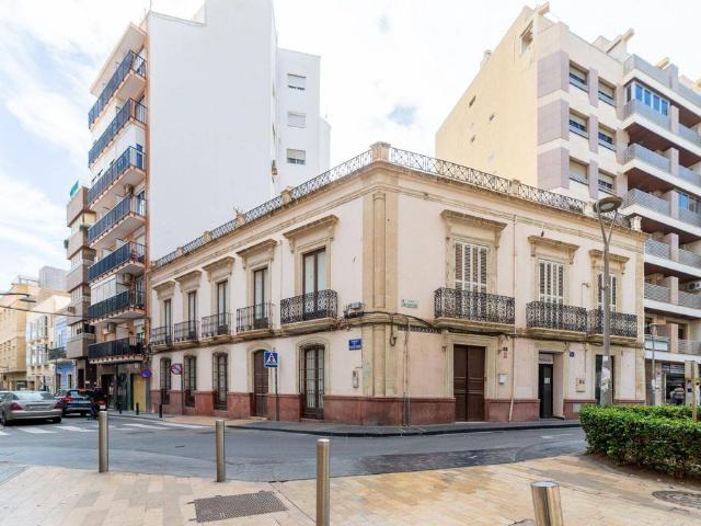 Oficina en venta en Almería, Barrio de las Cruces