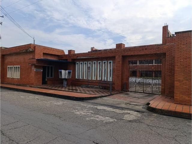 Edificio en venta en Gua, Portuguesa