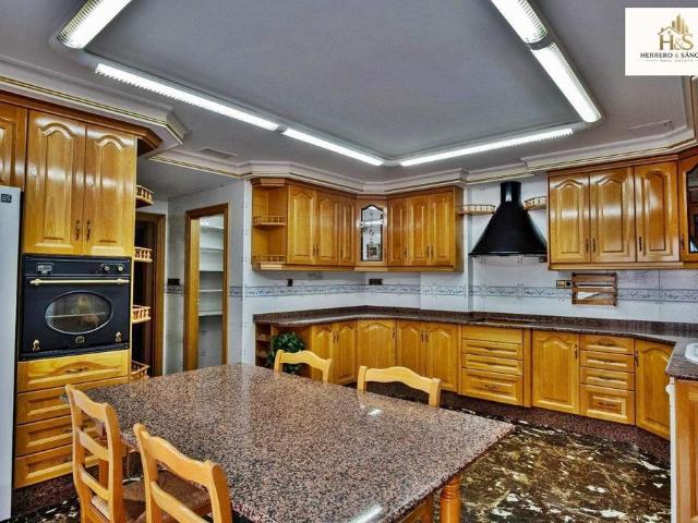 Oficina en venta en La Cruz, el Vinalopó Mitjà / El Vinalopó Medio