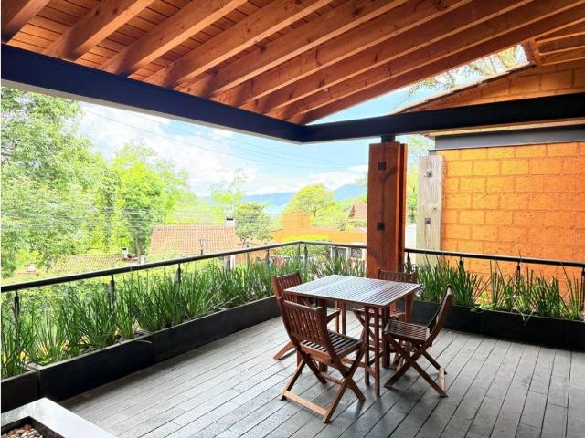 Edificio en venta en Valle De Bravo, Estado de México