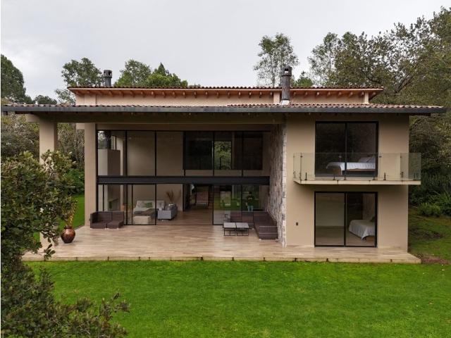 Edificio en venta en Valle De Bravo, Estado de México