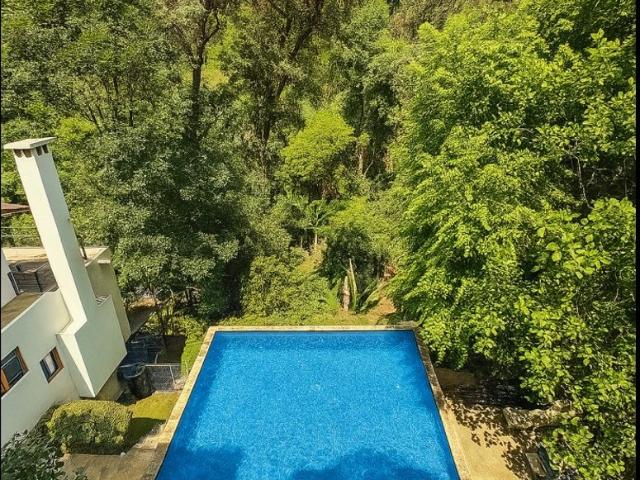 Edificio en venta en Valle De Bravo, Estado de México