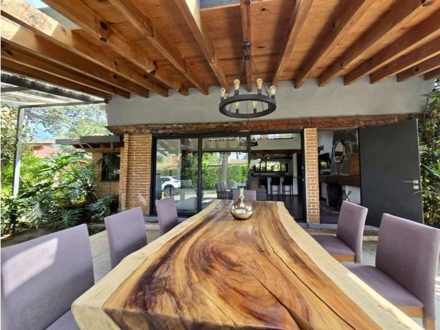 Edificio en venta en Valle De Bravo, Estado de México
