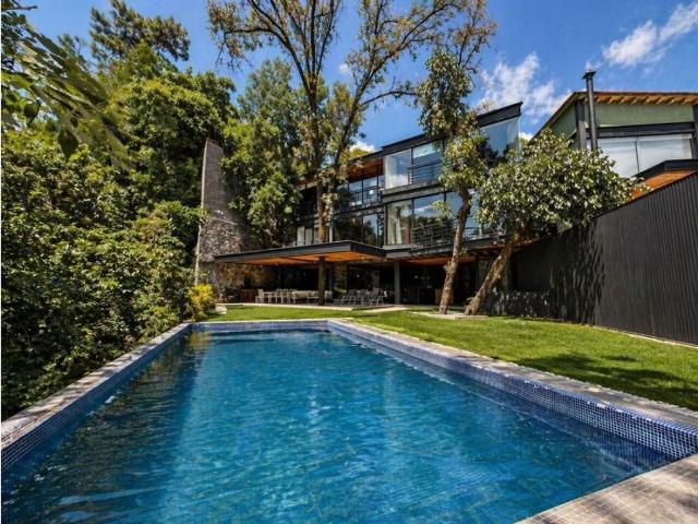Edificio en venta en Valle De Bravo, Estado de México