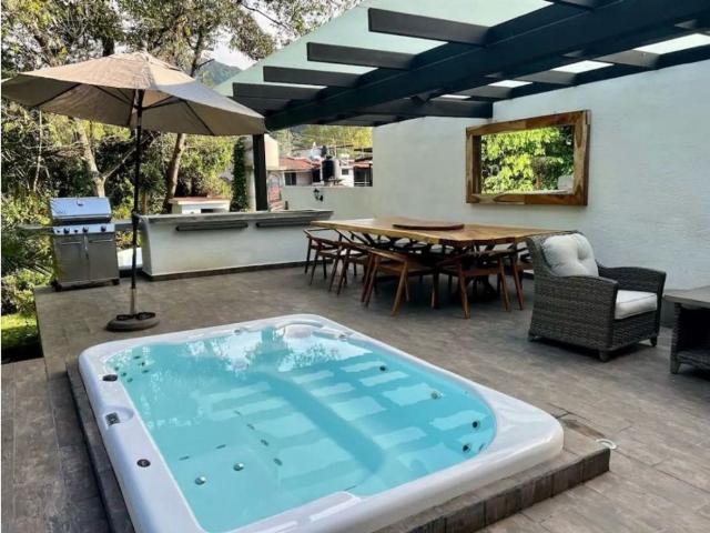 Edificio en venta en Valle De Bravo, Estado de México