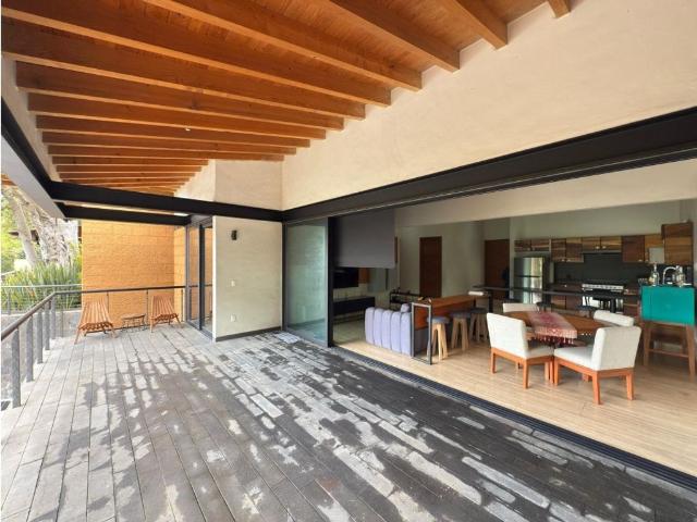Edificio en venta en Valle De Bravo, Estado de México
