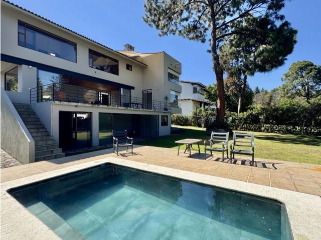 Edificio en venta en Valle De Bravo, Estado de México