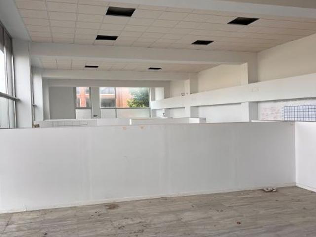 Oficina en venta en Gelves, Andalucía