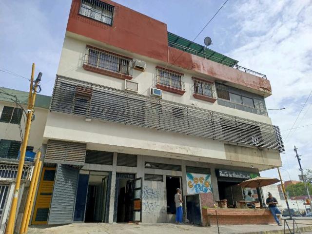 Edificio en venta en Valencia, Los Sauces