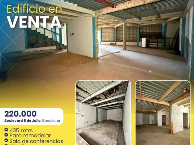 Edificio en venta en Barcelona, Amazonas