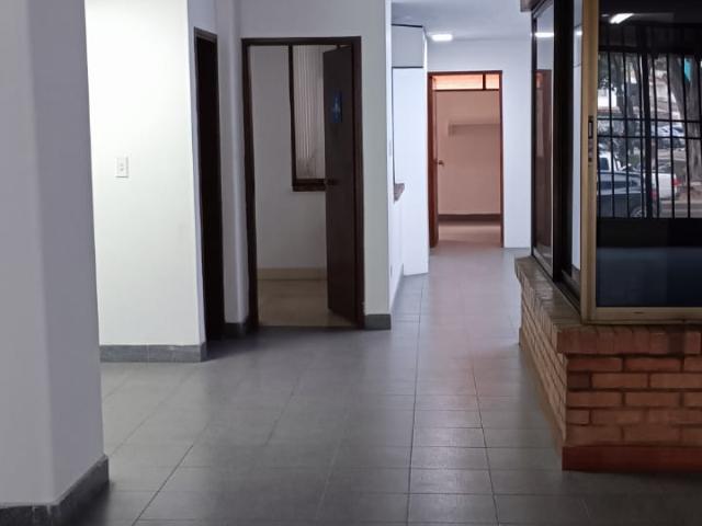 Edificio En Venta En Cali En Los Cambulos V168826