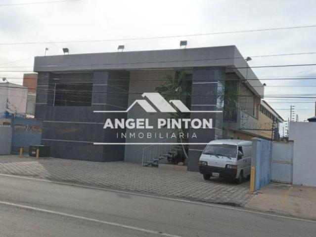 Edificio en venta en Cacique Mara, Maracaibo