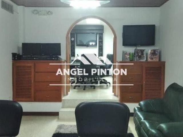 Edificio en venta en Cacique Mara, Maracaibo