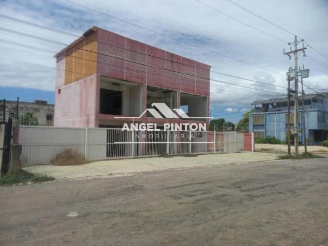 Edificio en venta en Cacique Mara, Maracaibo