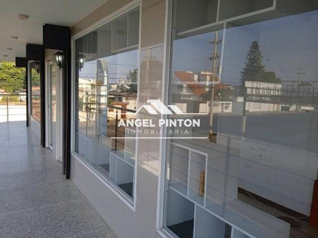Edificio en venta en Cacique Mara, Maracaibo