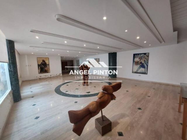Edificio en venta en Cacique Mara, Maracaibo