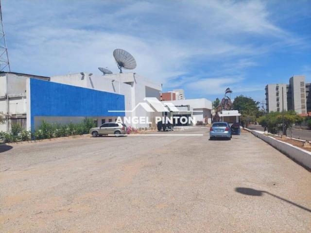 Edificio en venta en Cacique Mara, Maracaibo