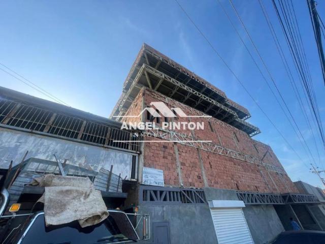 Edificio en venta en Cacique Mara, Maracaibo