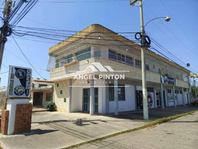 Edificio en venta en Cacique Mara, Maracaibo