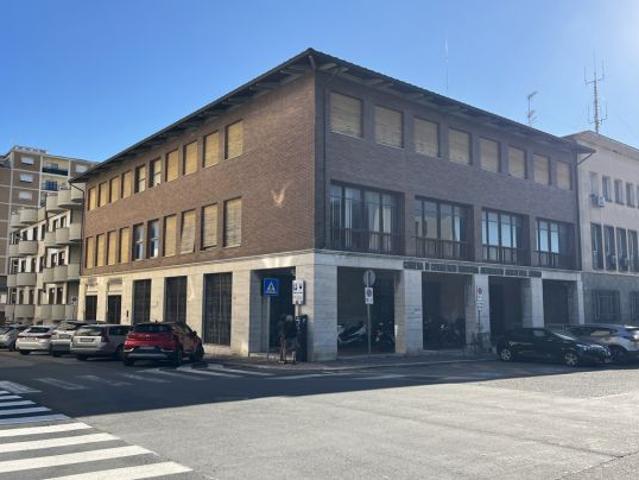Capannone in vendita a Livorno