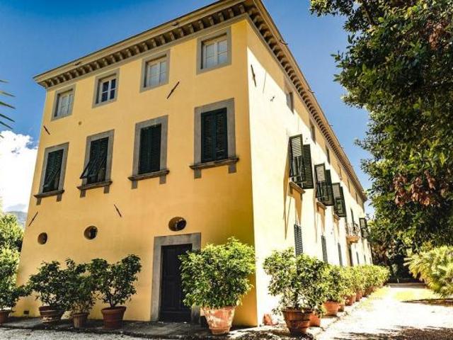 Palazzo in vendita a Bagni Di Lucca Ponte, Toscana