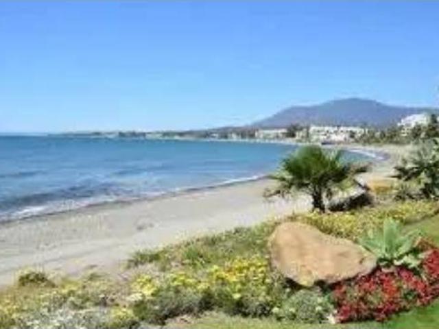 Oficina en venta en Pelikan Park, Estepona
