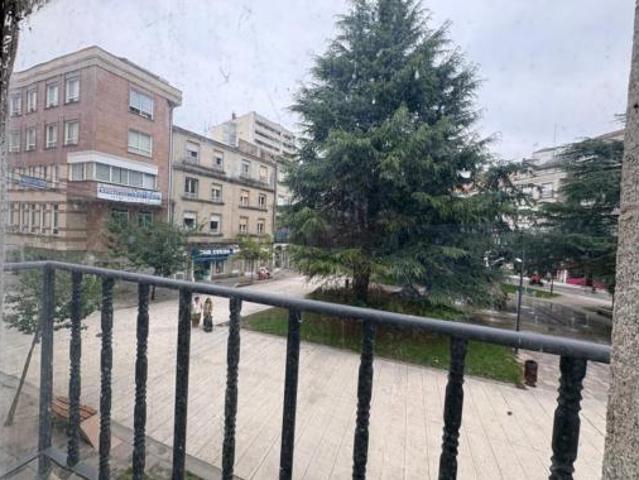 Oficina en venta en O Castro, Vilagarcía