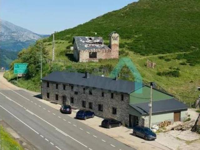Oficina en venta en Viadangos de Arbás, Villamanín