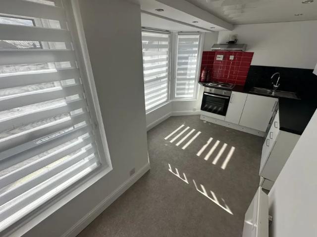 Apartment for rent in Southtown, Stokesby