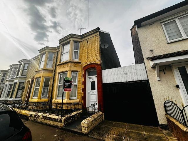 Apartment for rent in Kensington, Calderstones