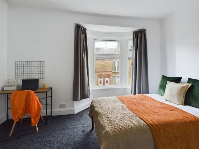 House for rent in Kensington, Calderstones