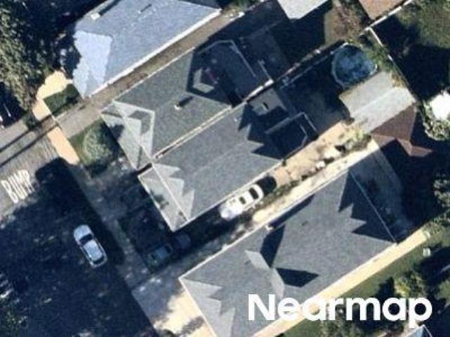 House for sale in The Bronx, Arverne