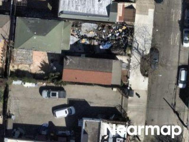 House for sale in The Bronx, Arverne