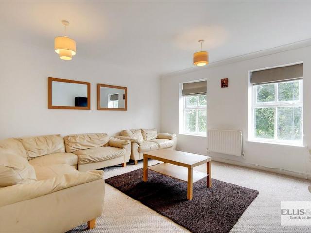 House for rent in Preston, Greater London