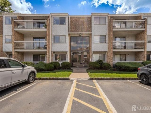Condo for sale in Edison