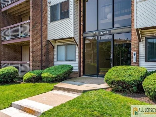 Condo for sale in Edison