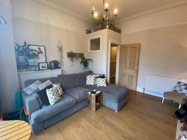 Apartment for rent in Lipson, Mount Wise