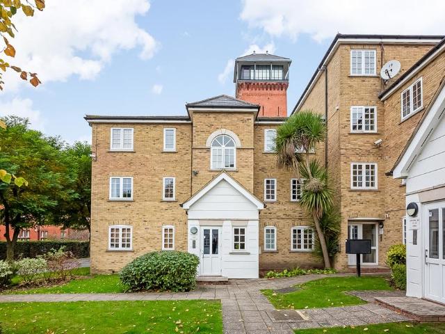 Apartment for rent in Charlton, Greater London