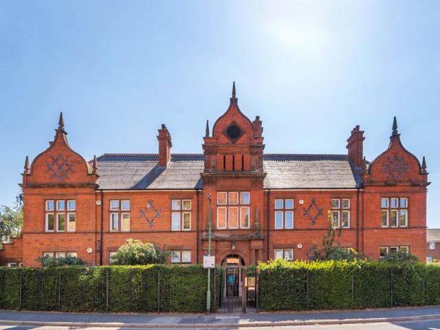 Apartment for rent in Charlton, Greater London