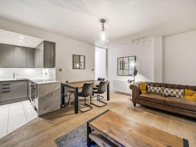 House for rent in Brompton, Greater London