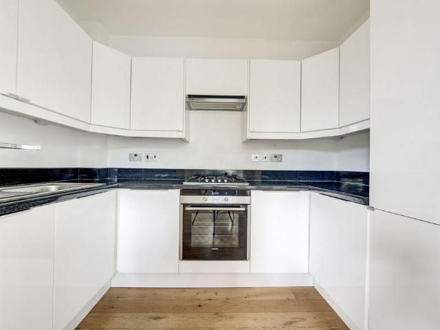 House for rent in Brompton, Greater London