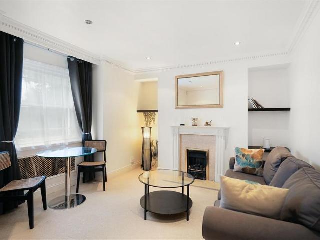 Apartment for rent in Brompton, Greater London