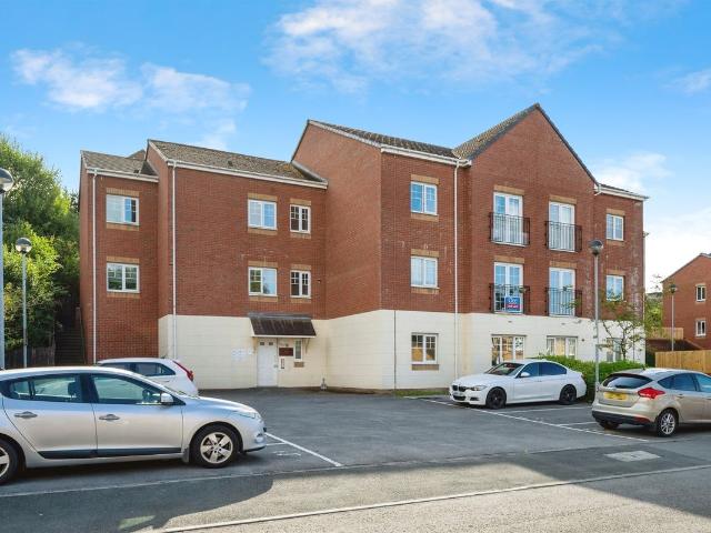 Apartment for rent in Briton Ferry, Wales