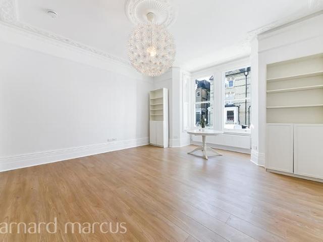 Apartment for rent in West Kensington, Greater London