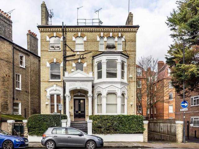 House for rent in West Kensington, Greater London