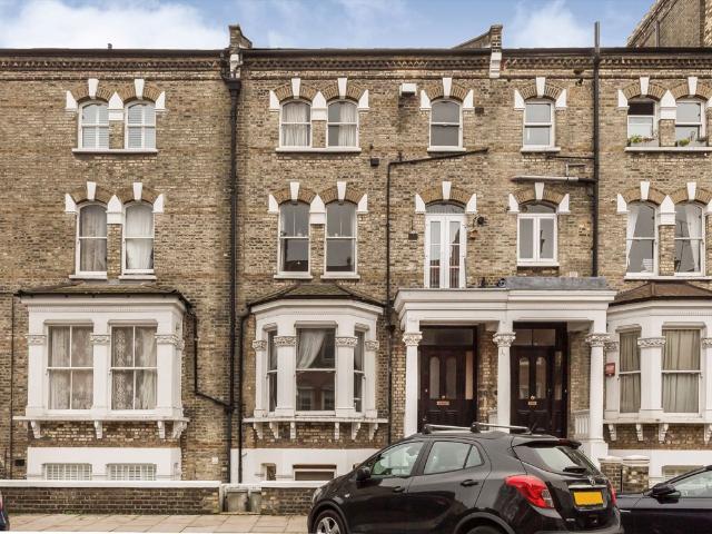 Apartment for rent in West Kensington, Greater London