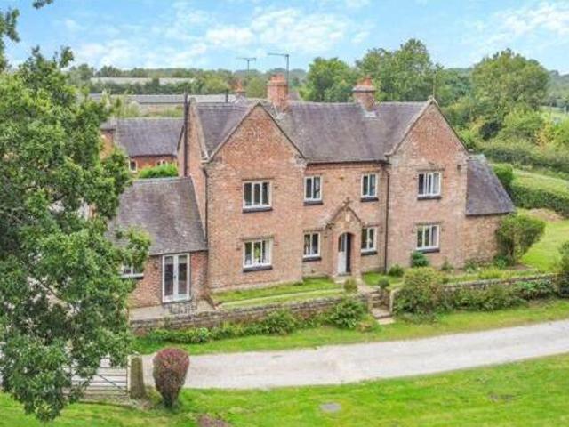 House for sale in Froggatt, East Midlands