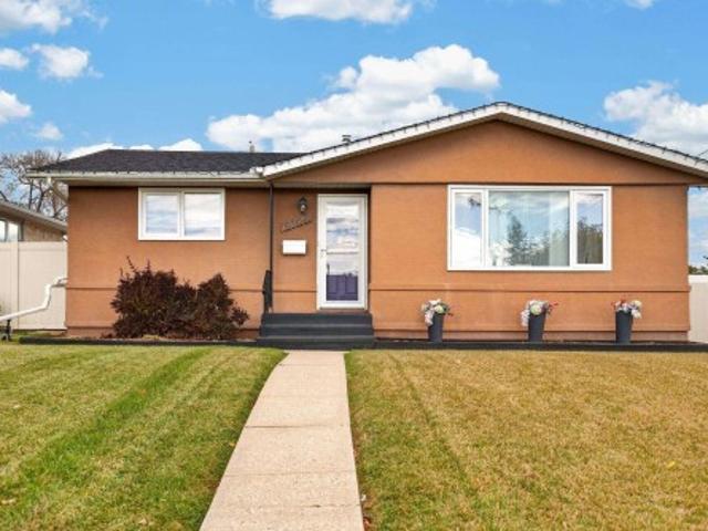 House for sale in Edmonton, Wedgewood