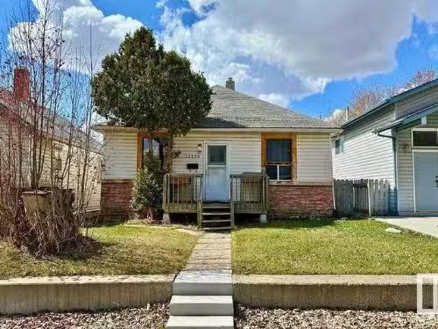 House for sale in Wedgewood, Alberta