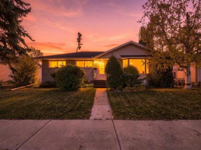House for sale in Edmonton, Wedgewood
